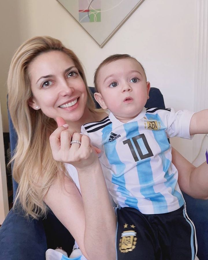 Fabiola Yáñez y su hijo Francisco Fernández celebraron el triunfo de Argentina