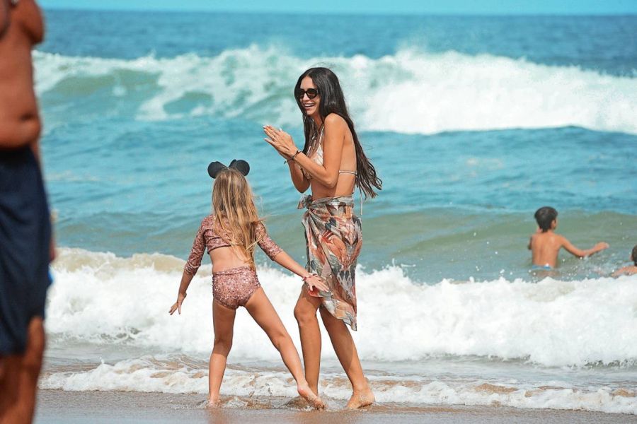 Las vacaciones de soltera de Zaira Nara en Punta del Este: las tiernas fotos con sus hijas