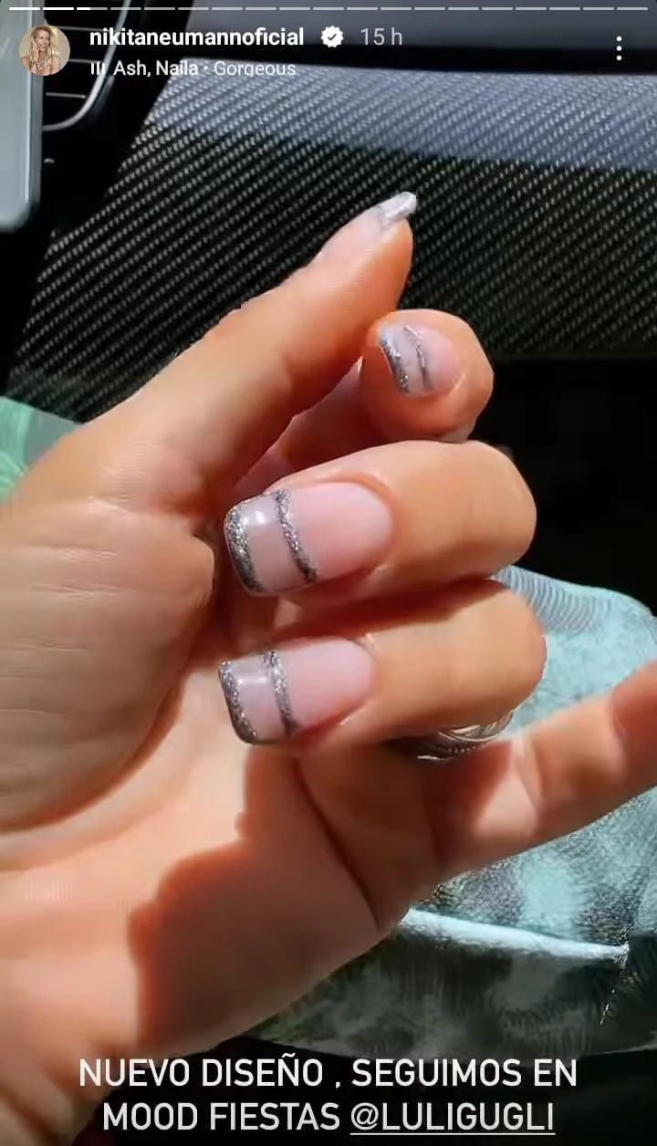 Las uñas glitter de Nicole Neumann 