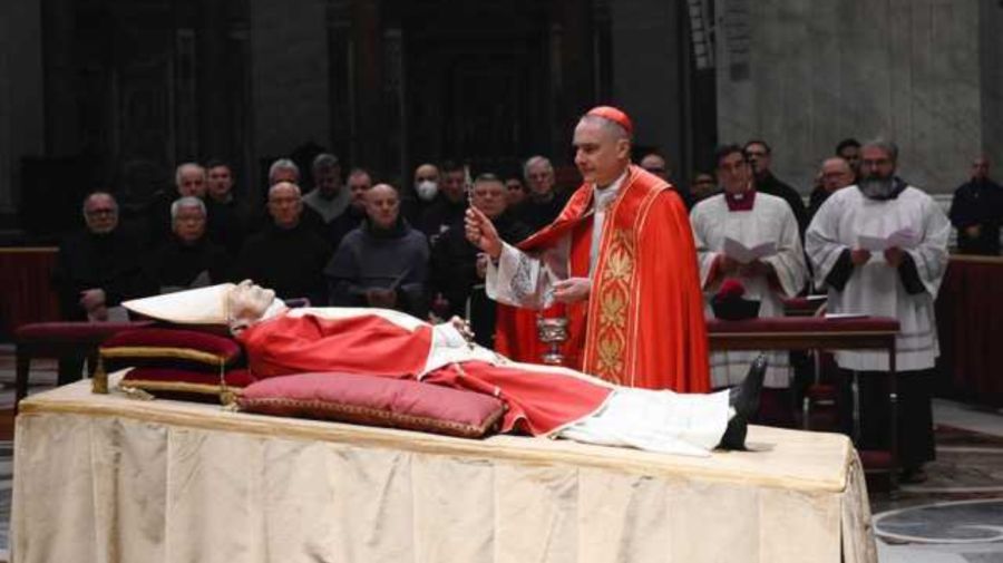 Despedida a Benedicto XVI en la Basílica de San Pedro.