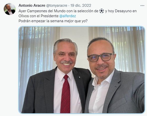 El twit de Antonio Aracre, desayunando junto a Alberto Fernández en Olivos