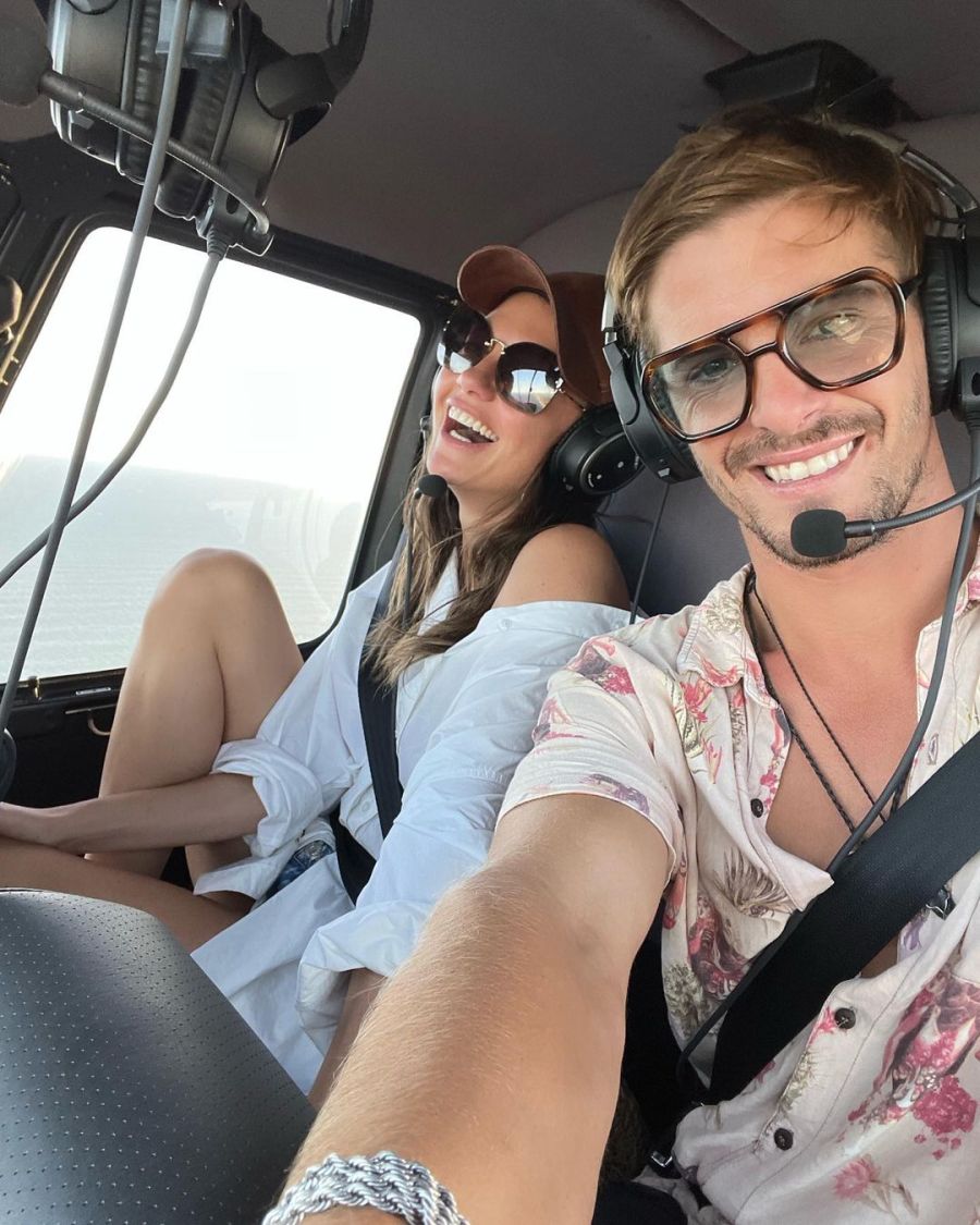 Sofía Jujuy Jiménez y Bautista Bello sobrevolaron Punta del Este en un lujoso helicóptero privado