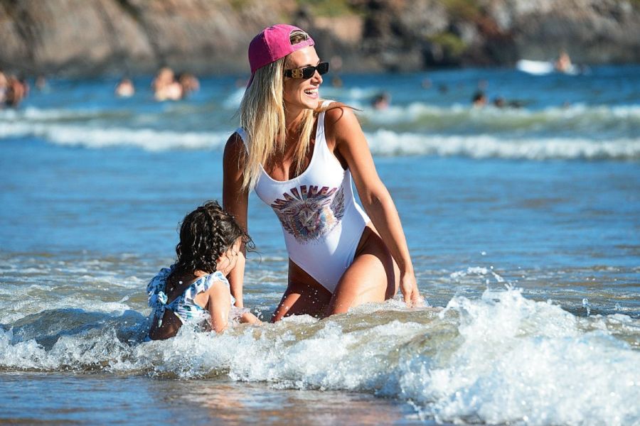 Camila Homs, playa y juegos con sus hijos en Punta del Este