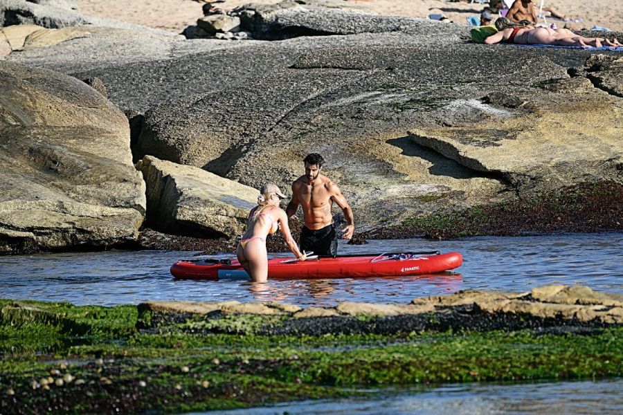 Nicole Neumann y Manu Urcera hicieron paddle surf en Punta del Este