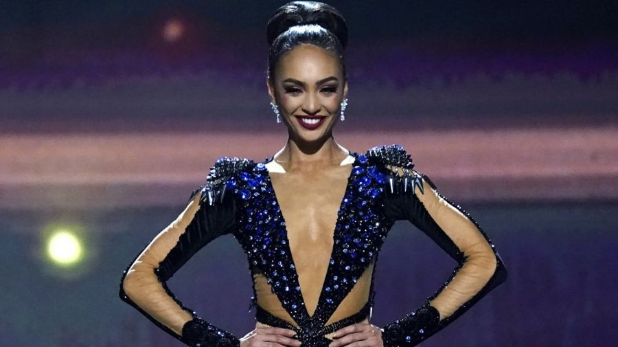 La representante estadounidense, R'Bonney Gabriel, fue elegida Miss Universo.