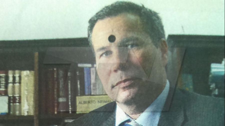 La imagen de Nisman con el punto en la frente.