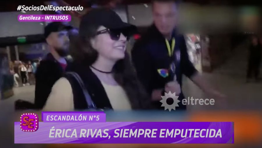 Érica Rivas enojada con la prensa