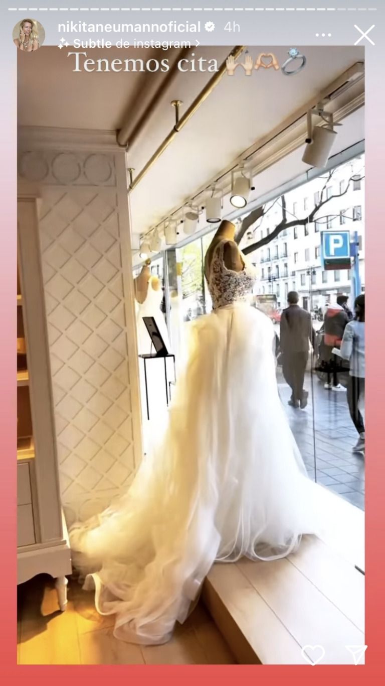 Nicole Neumann elige vestido de novia