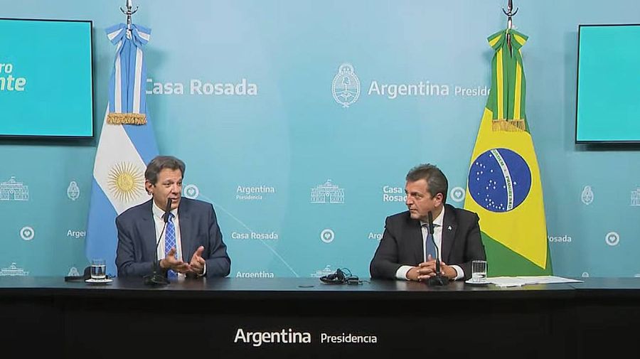 Sergio Massa, y el ministro de Hacienda de Brasil, Fernando Haddad 20230123