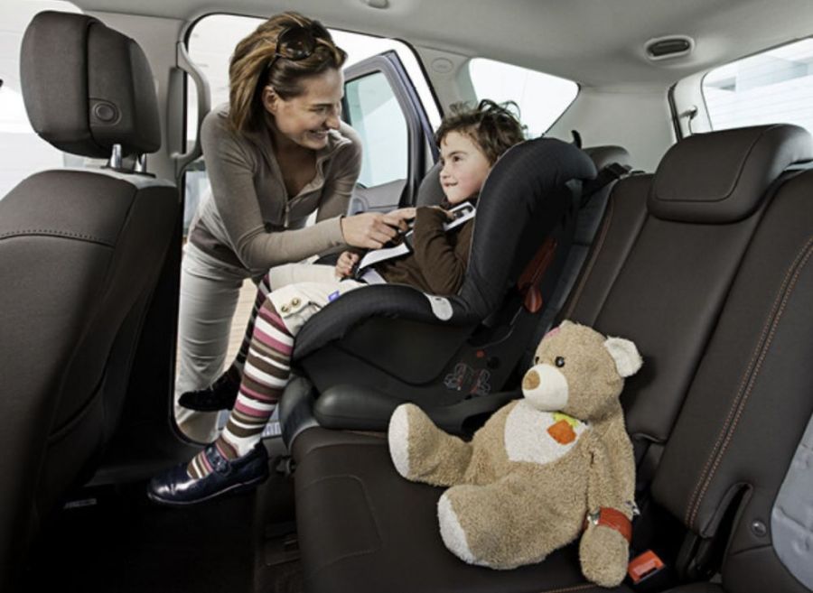 01-25-El asiento más seguro para viajar en auto o colectivo