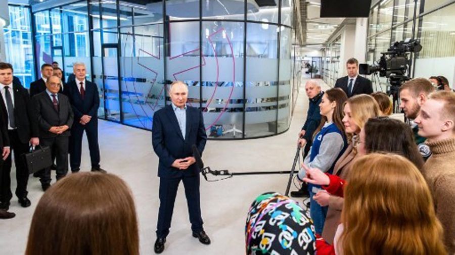 Visita del presidente de Rusia Vladimir Putin a la universidad estatal Lomonosov