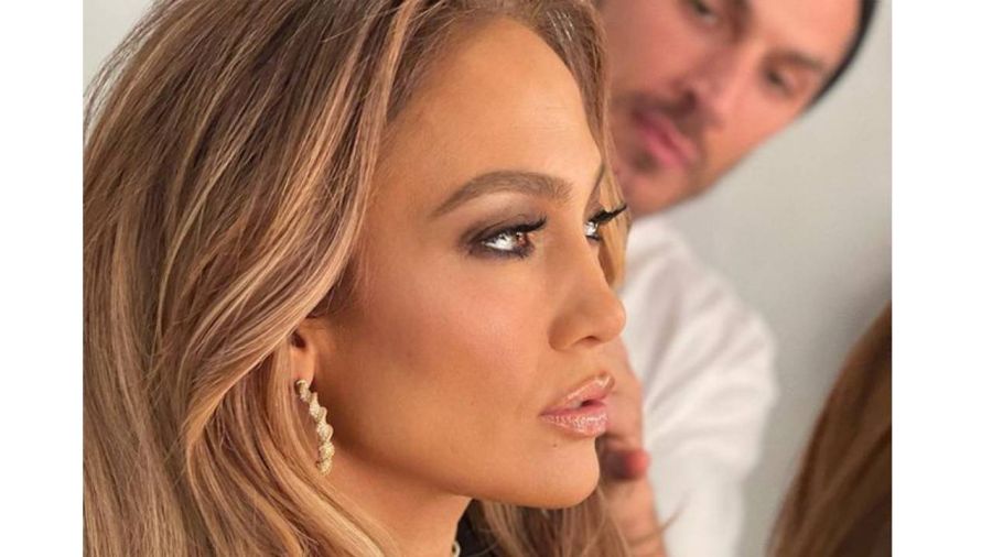 Jennifer Lopez deslumbra con su anillo de firma española
