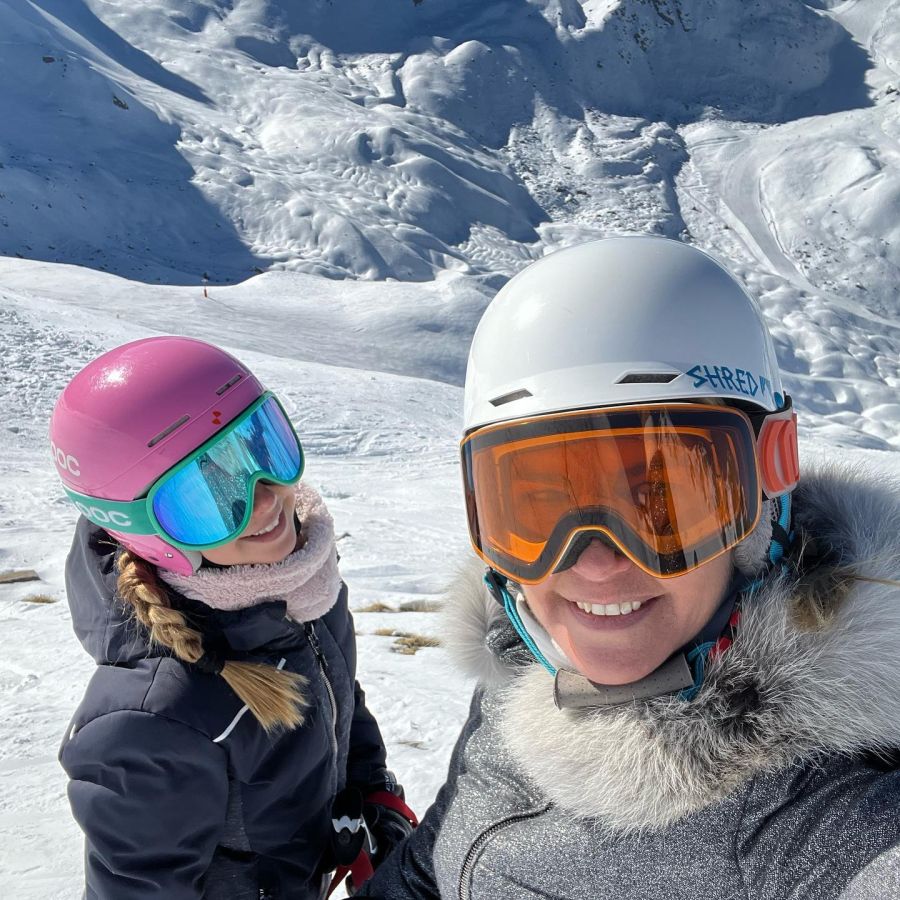 Valeria Mazza disfruta del esquí y su familia en altas montañas de Courchevel