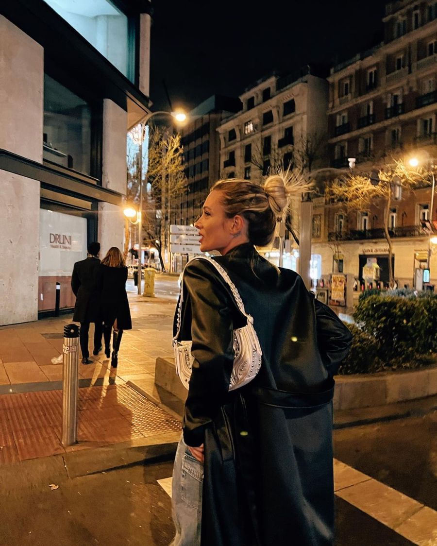 Camila Homs' look on her surprise trip to Madrid: 