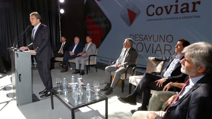 El acto de COVIAR en Mendoza: Massa anunció un dólar Malbec para las exportaciones de vinos.