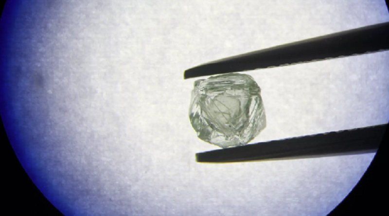 El diamante fue hallado en el yacimiento de Udáchnaya de Rusia