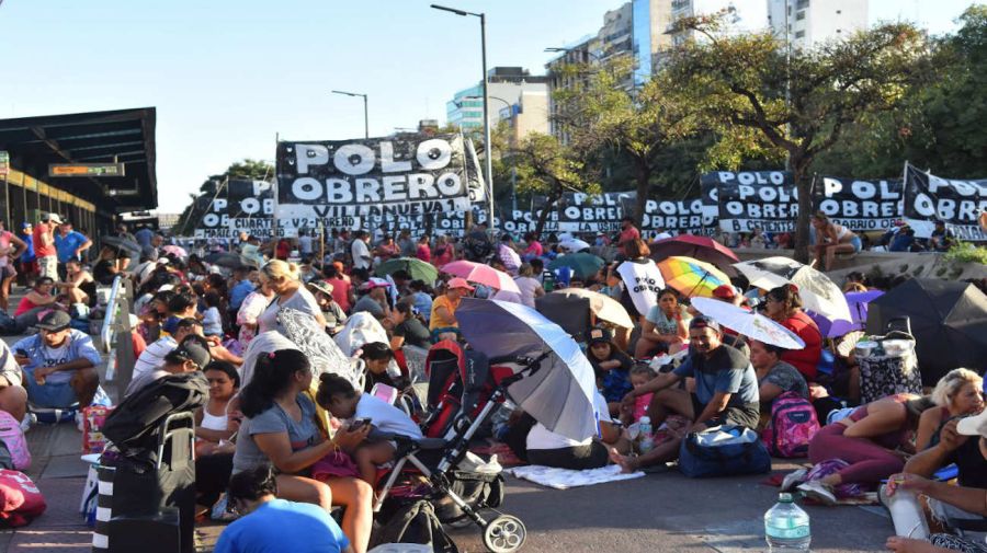 Acampé de organizaciones sociales en la 9 de julio 20230313