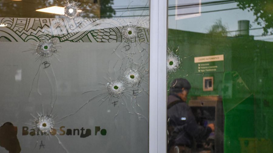 Ataque a balazos a banco en Rosario