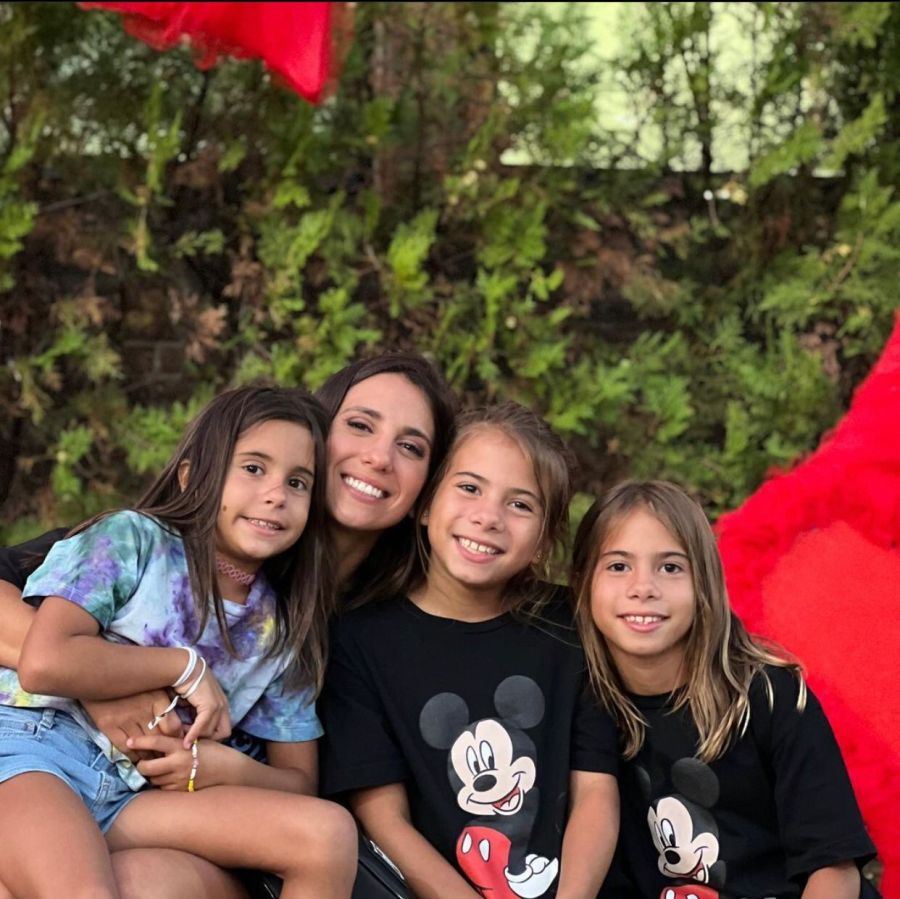 Cinthia Fernández y sus hijas