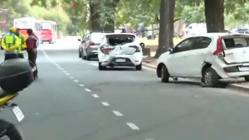 El accidente en Figueroa Alcorta, donde murió un hombre que quiso cruzar de manera imprudente y fue atropellado.