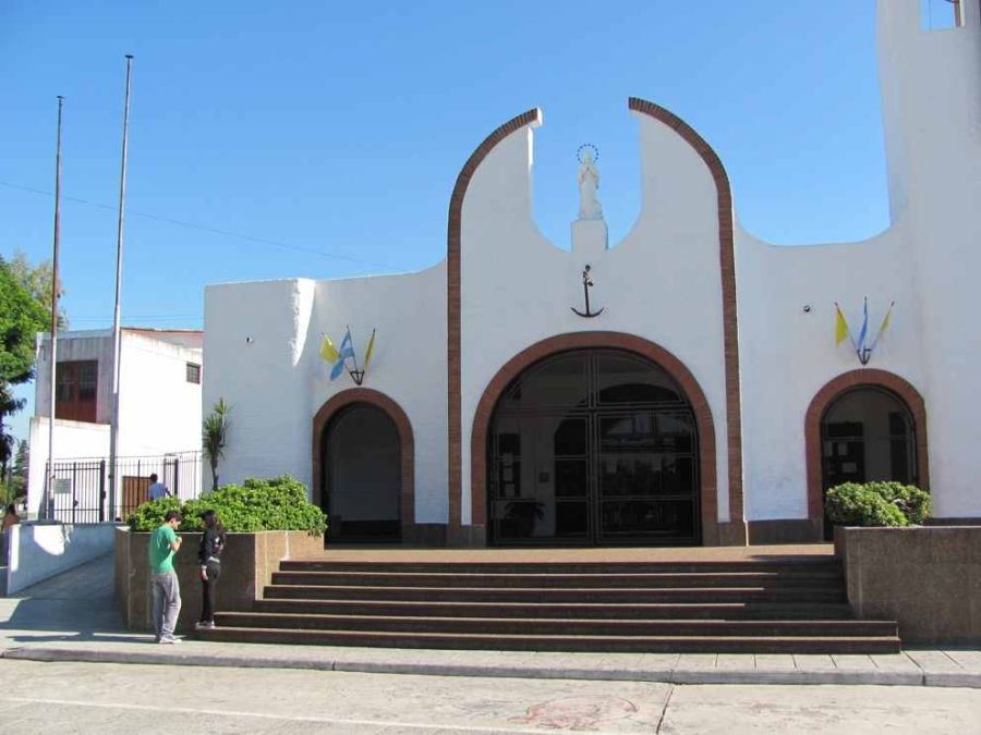 Parroquia Stella Maris en Villa Luzuriaga 