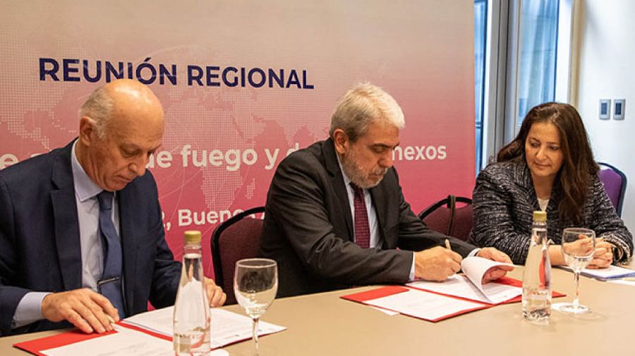 El procurador general de la Nación interino, Eduardo Casal, y el ministro de Seguridad de la Nación, Aníbal Fernández