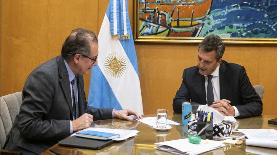 Sergio Massa, y el presidente del Banco Central, Miguel Pesce 20230420