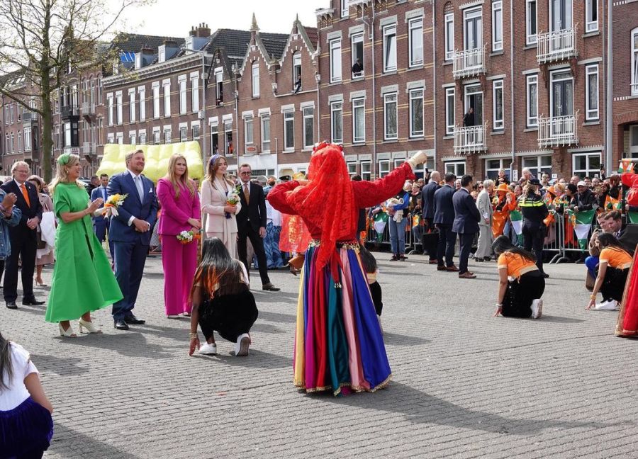 Máxima Zorreguieta festejó con sus hijas el cumpleaños de Guillermo de Holanda: looks a puro color y bailes en su honor