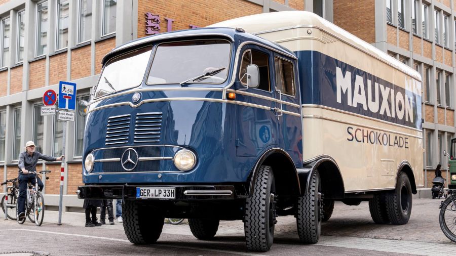 Mercedes-Benz exhibió cinco camiones clásicos 