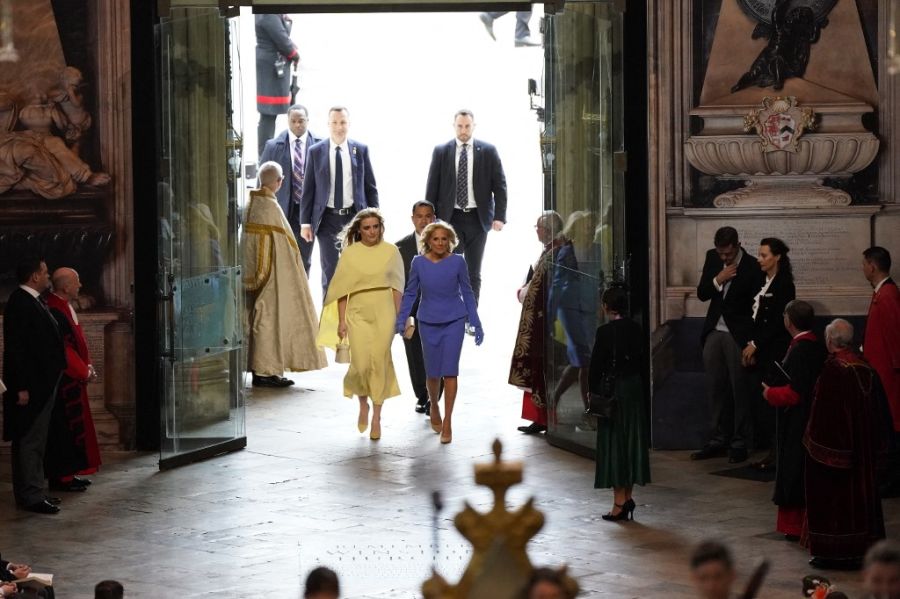 Coronación de Carlos III: Jill Biden llegó junto a su nieta en 