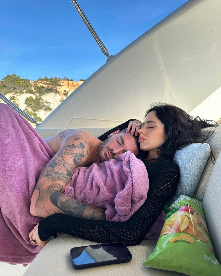 The romantic photos of Rodrigo De Paul and Tini Stoessel in Ibiza: 
