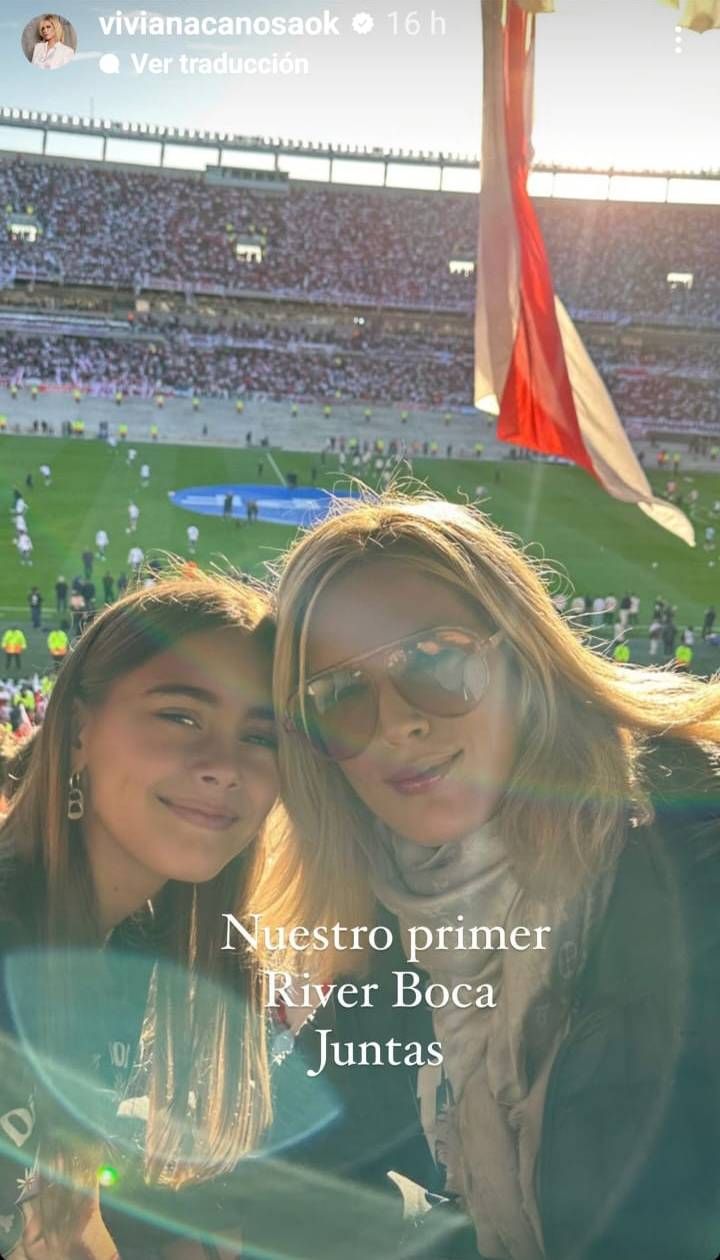 Viviana Canosa subió una foto con su hija y sorprendió por su parecido: "Nuestro primer River Boca"