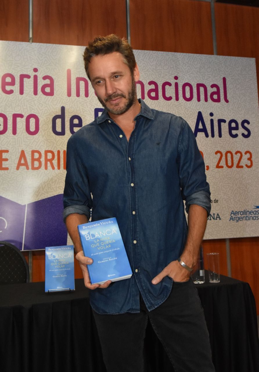 Benjamín Vicuña presentó su libro en La Feria del Libro