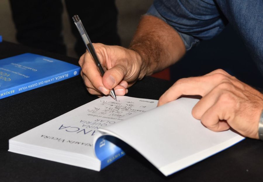 Benjamín Vicuña presentó su libro en La Feria del Libro