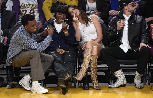Famosos de Hollywood aplauden en primera fila cuando juegan Los Ángeles  Lakers
