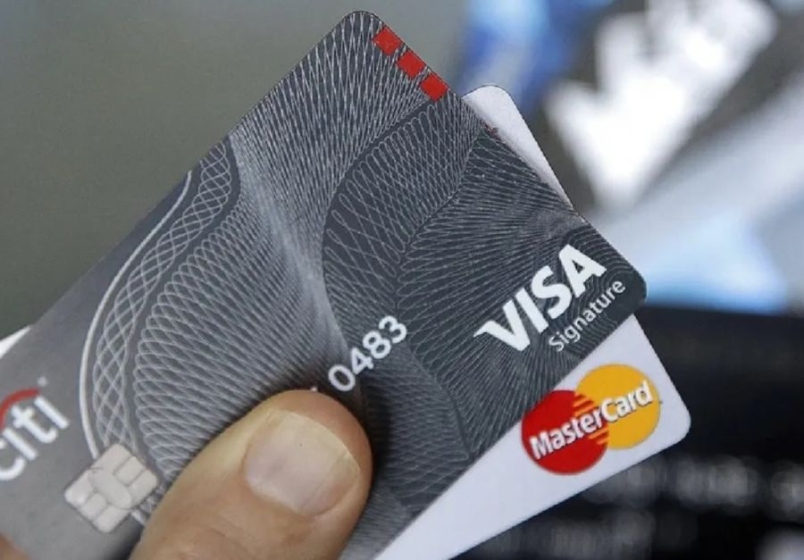 Límite de tarjeta y crédito al consumo.
