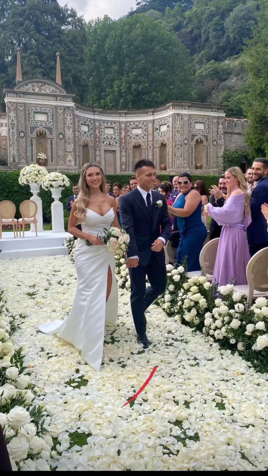 Alexis Mac Allister blanqueó su romance con Ailén Cova en la boda de Lautaro Martínez y Agustina Gandolfo