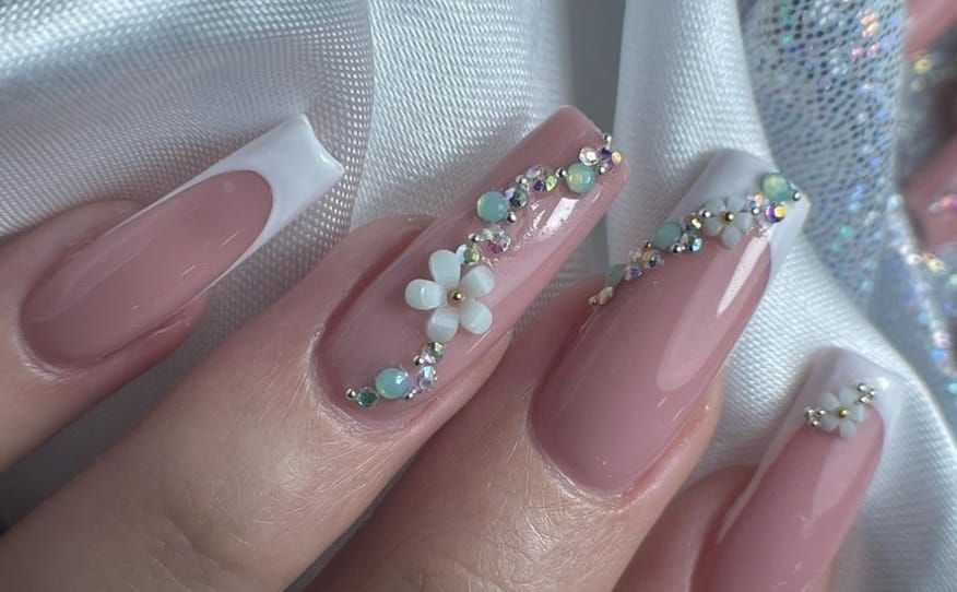 Sparkling flowers, el arte de uñas que es tendencia