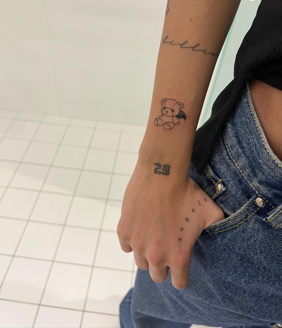 Emilia Mernes se hizo un llamativo tatuaje tras el estreno de su canción con Los del Espacio