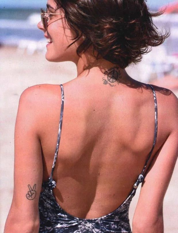 Los curiosos motivos por los que Tini Stoessel, Megan Fox, Angelina Jolie y otras famosas se borraron tatuajes
