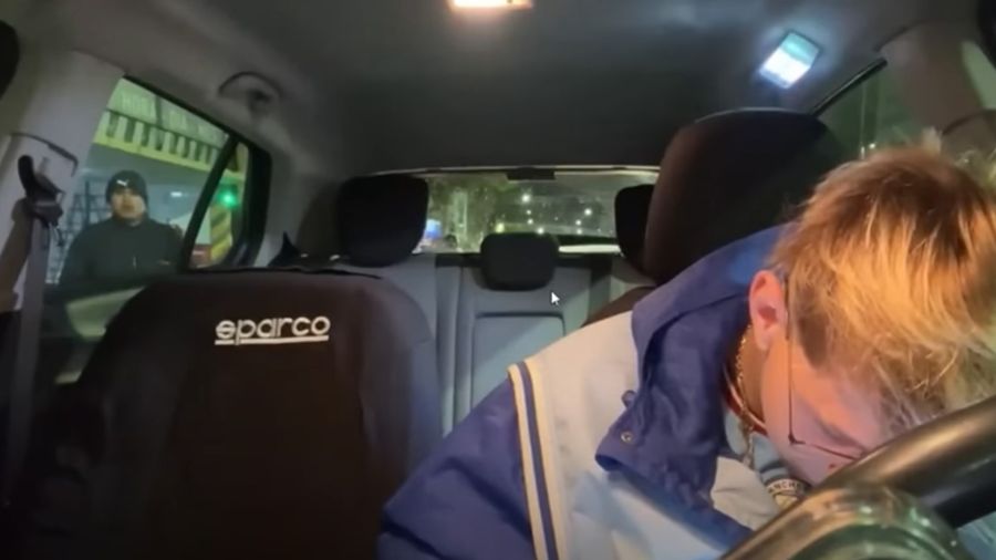 Brunenger: el violento robo en vivo al streamer chofer de Uber 