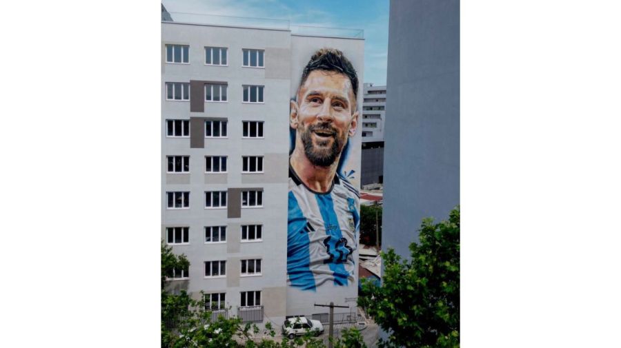 Mural de Messi en Albania
