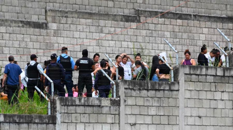 “Mano dura ahora”: la advertencia después del trágico motín en una cárcel de mujeres de Honduras
