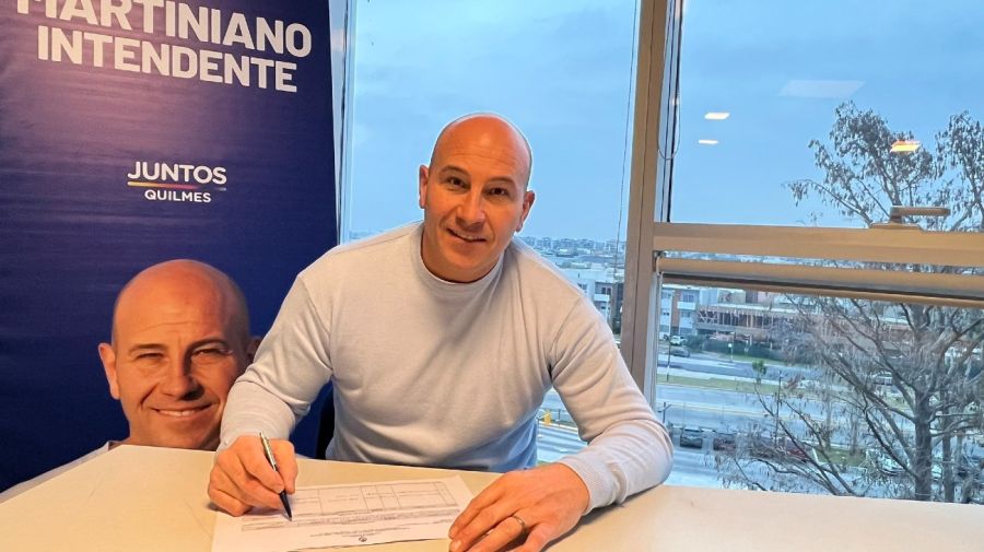 Martiniano Molina también firmó la precandidatura a intendente de Quilmes