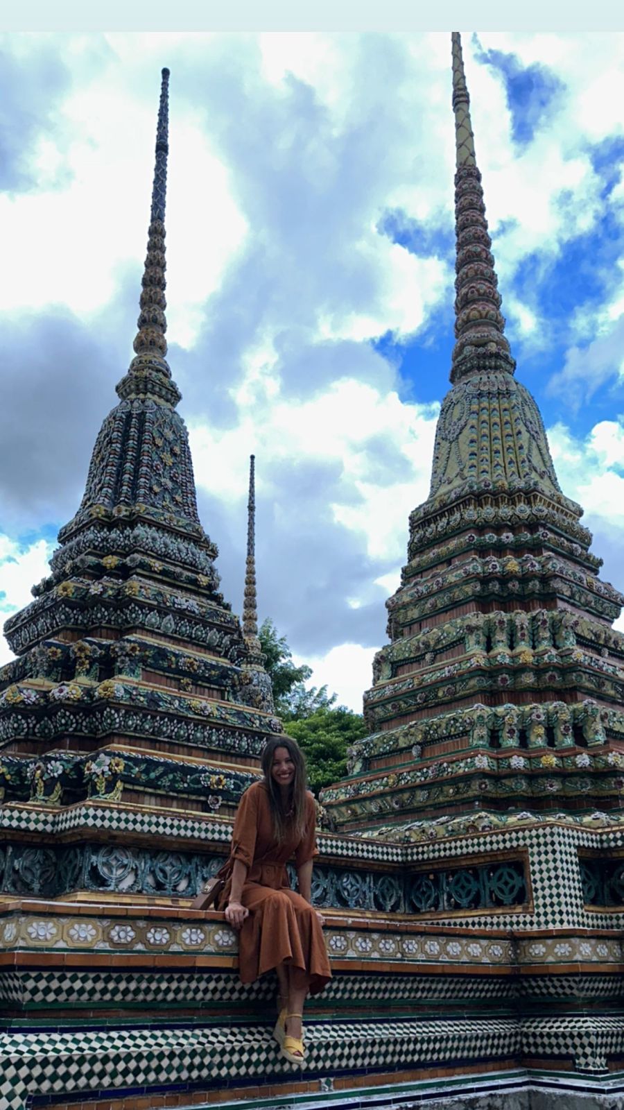 Los looks imperdibles de Pampita en su primer día en Tailandia