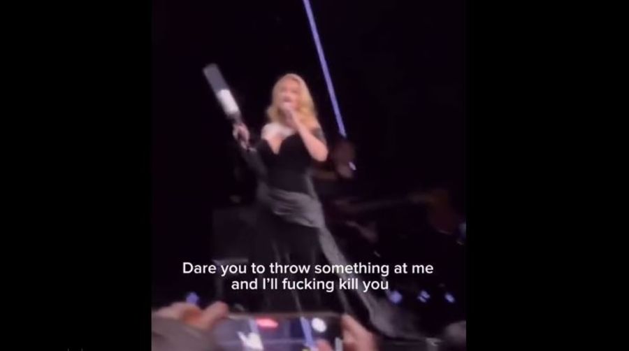 Adele contra los que tiran cosas en conciertos