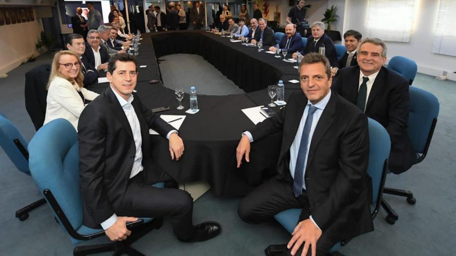 Reunión de Sergio Massa y Gobernadores en el CFI