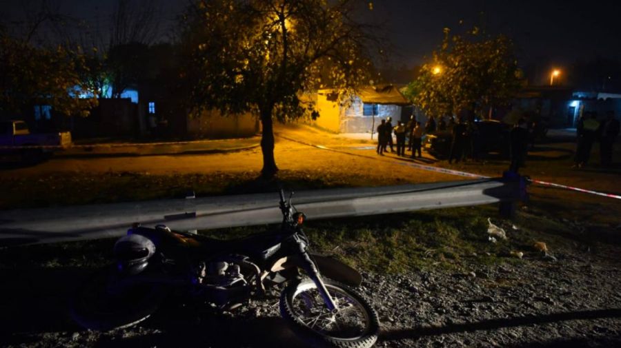 Violento asalto en Tucumán: mataron de siete tiros a un policía para robarle la moto