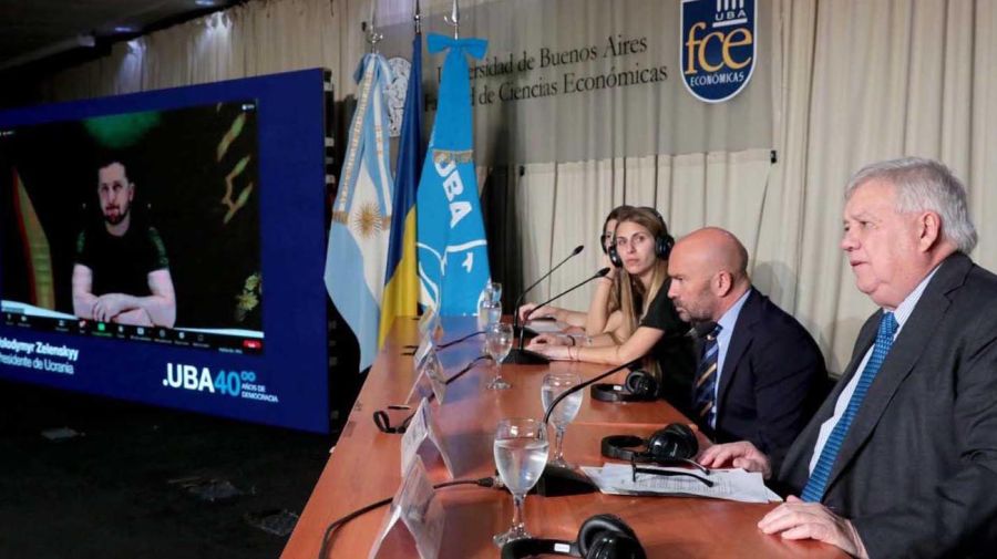 Volodimir Zelensky participó de una teleconferencia con estudiantes de la UBA