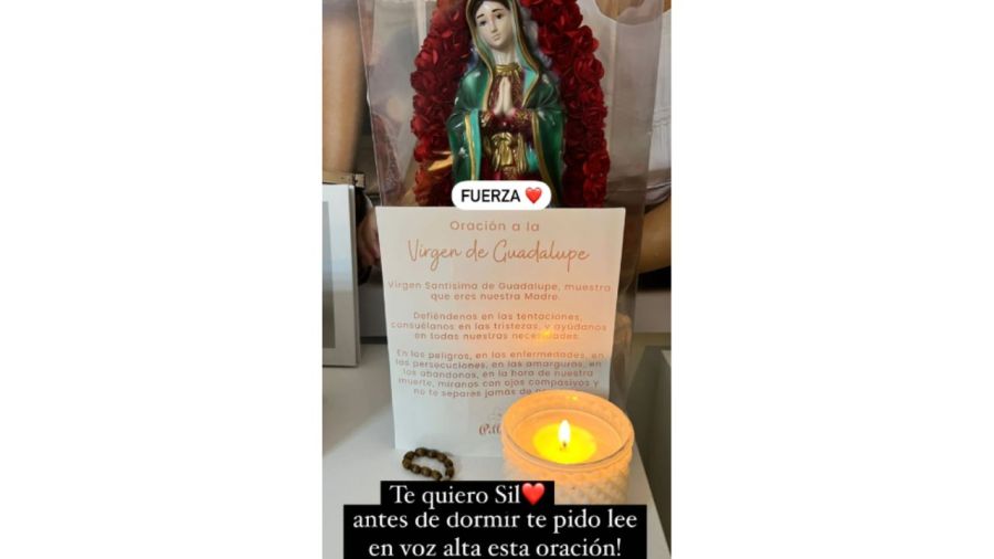 Altar de Cinthia Fernández para pedir por la salud de Silvina Luna